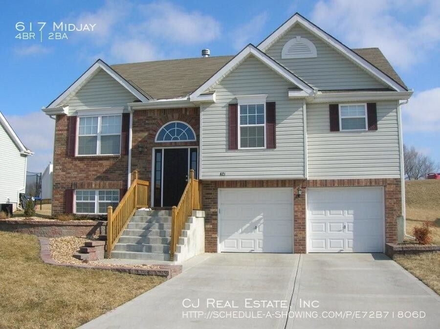 Foto principal - 4 bedroom in Pleasant Valley MO 64068