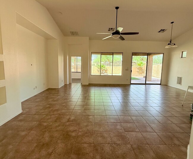 Foto del edificio - 13355 S 176th Ave