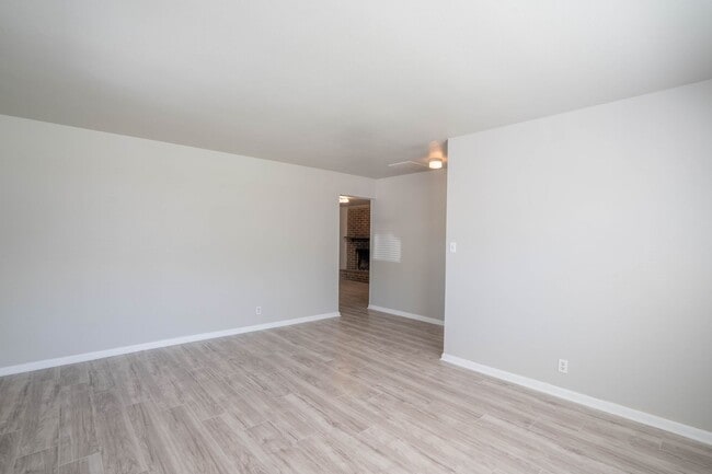 Foto del edificio - 3 Bed / 2 Bath in Central Tulsa!