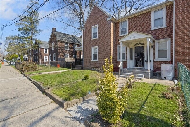 Photo - 2802 N Constitution Rd House