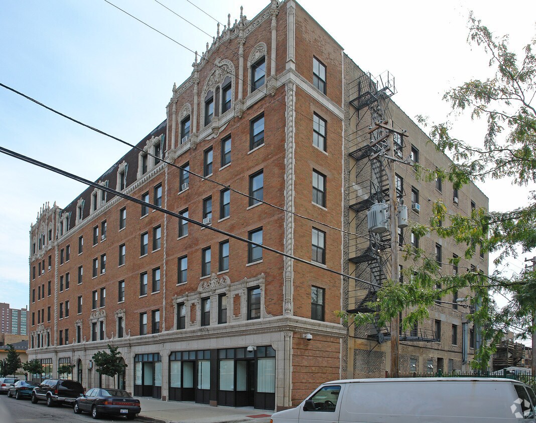Foto del edificio - Leland Apartments