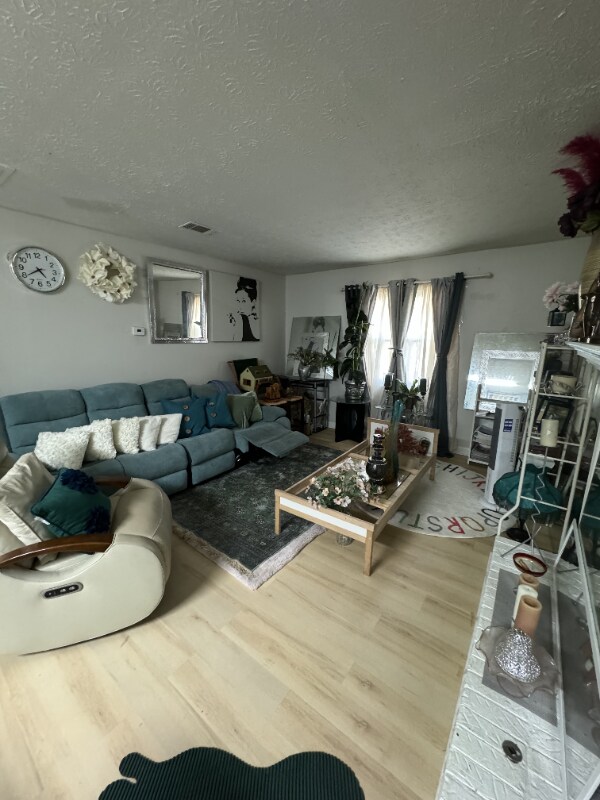 Building Photo - 5788 Sheldon Ct