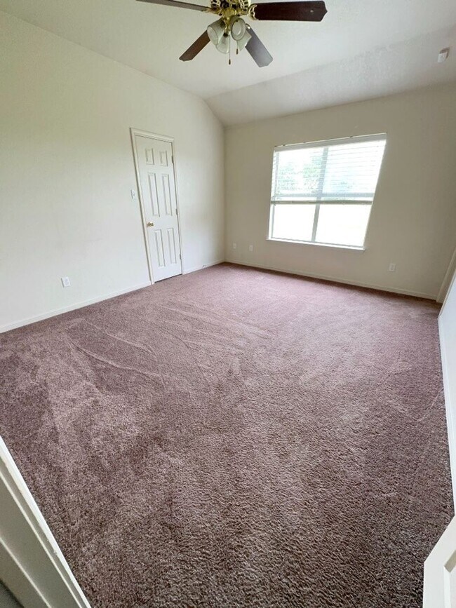 Building Photo - 2801 Seabiscuit Dr