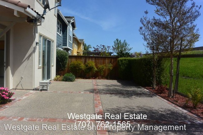 Foto del edificio - 4 br, 3 bath House - 114 Emerson Ave