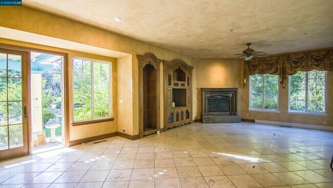 Building Photo - 17 Garden Park Ct