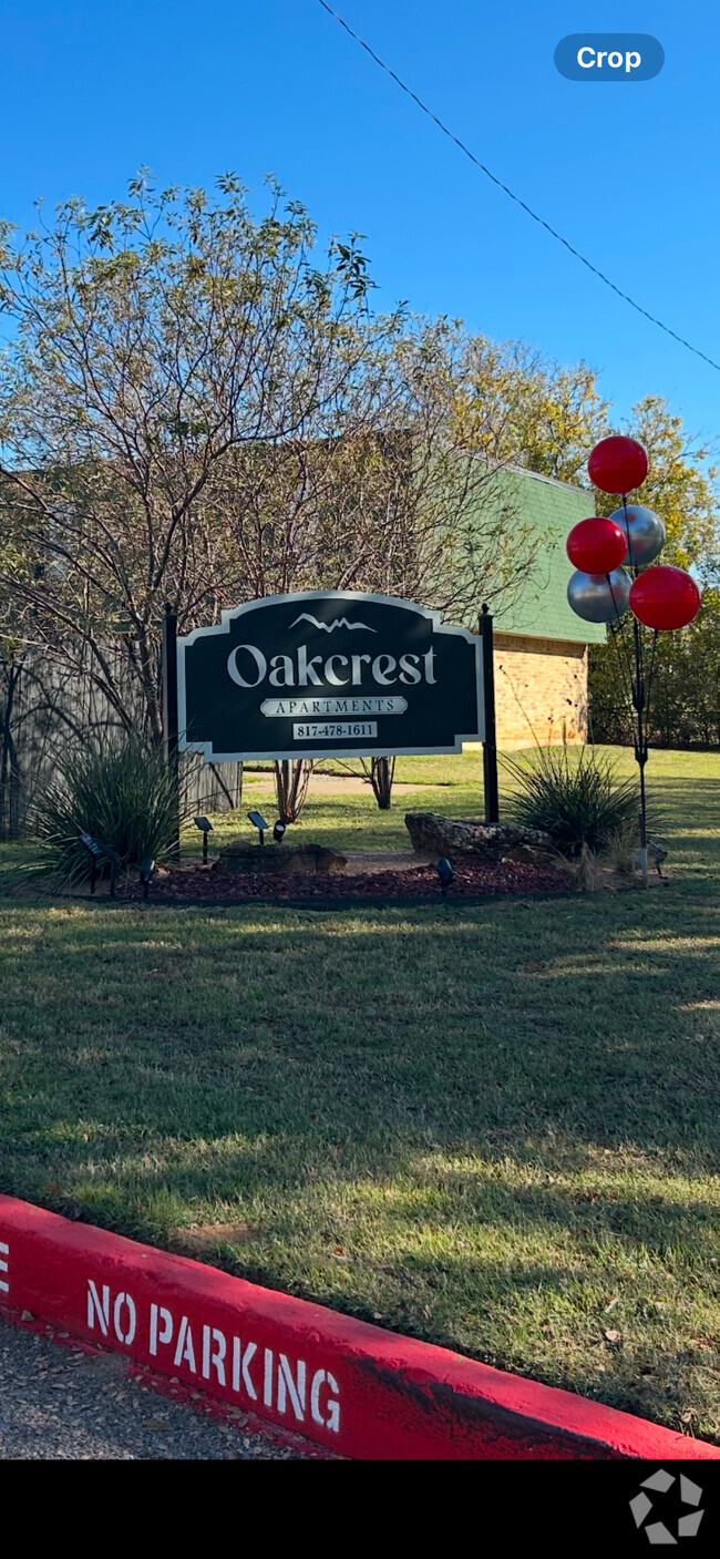 Oakcrest - Oakcrest Apartments