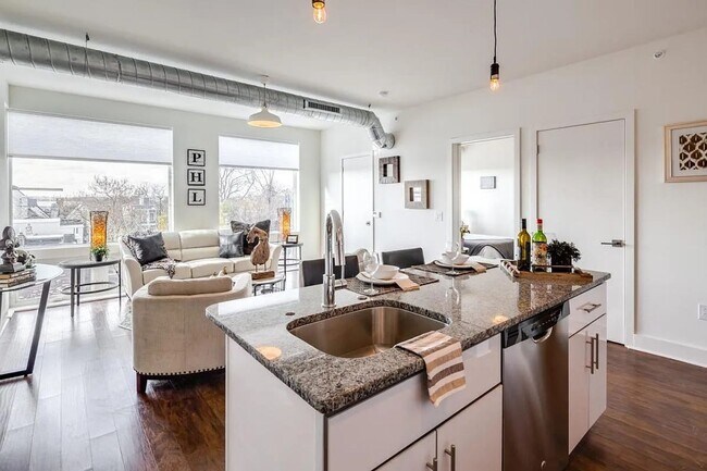 Foto del edificio - 2617 W Girard Ave