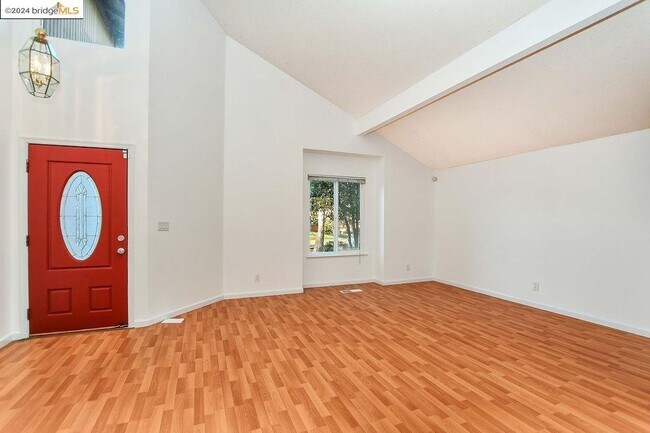 Foto del edificio - 805 Hawk Ct