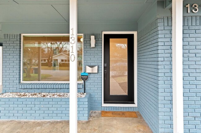 Building Photo - 1310 Dwyce Dr
