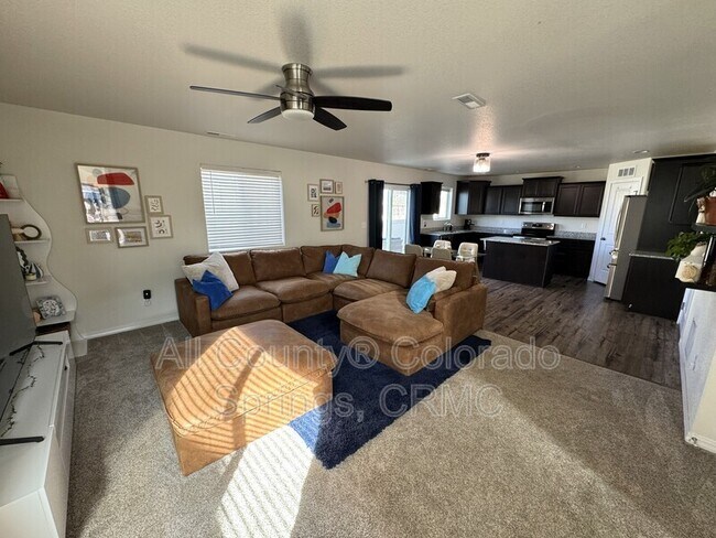 Foto del edificio - 8145 Phyllite Dr