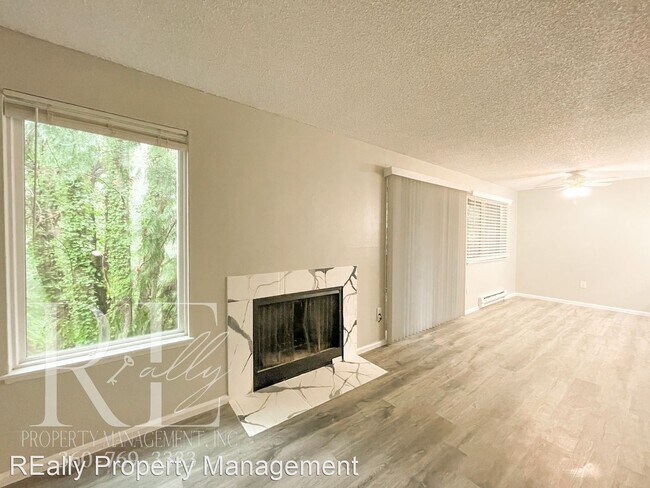 Building Photo - 2 br, 1 bath House - 2929 SE Mile Hill Dr #A3