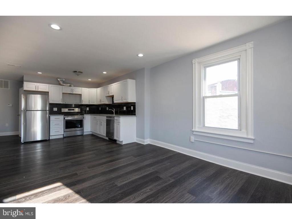 Foto principal - 217 W Lancaster Ave