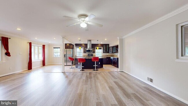 Building Photo - 7221 Vellex Ln