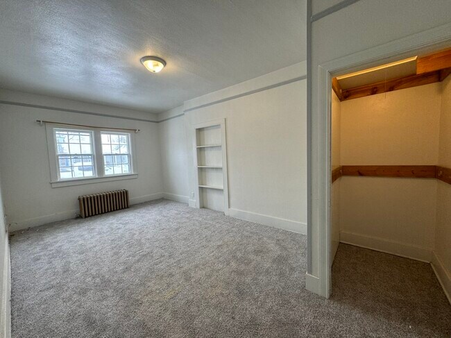 Building Photo - 508 E Sheridan St
