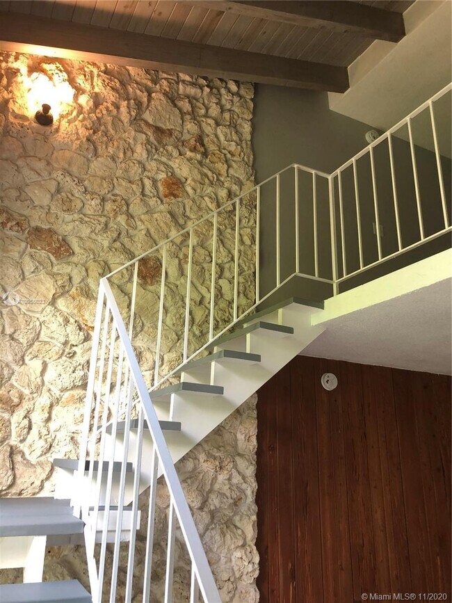 Building Photo - 24 Calabria Ave