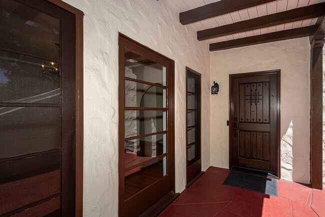 Building Photo - Beautifully Restored 3BR Miracle Mile Duplex | 1,725 SF | Near Metro D Line