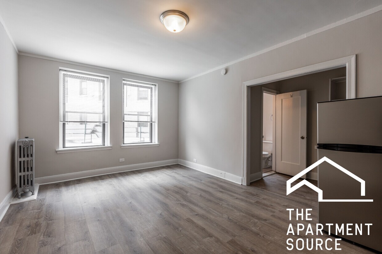 Foto principal - 2777 N Milwaukee Ave