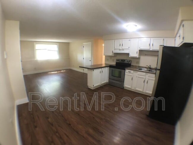 Foto del edificio - 303 S Oak St