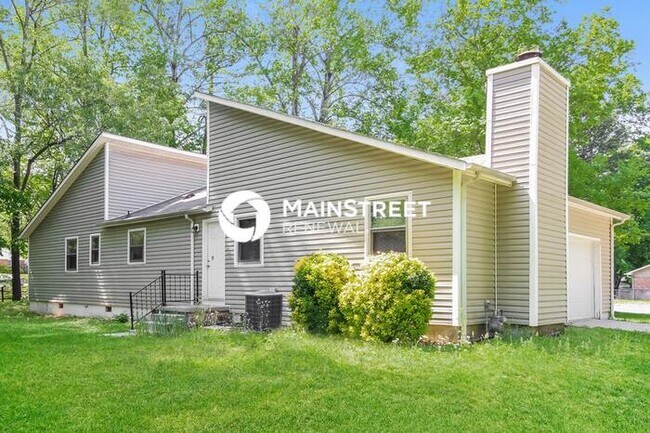 Foto del edificio - 3 Bedroom Pet-Friendly Home in Jamestown, NC with Main Street Renewal