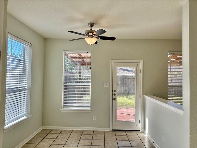 Foto del edificio - 14611 Thornbluff Ct