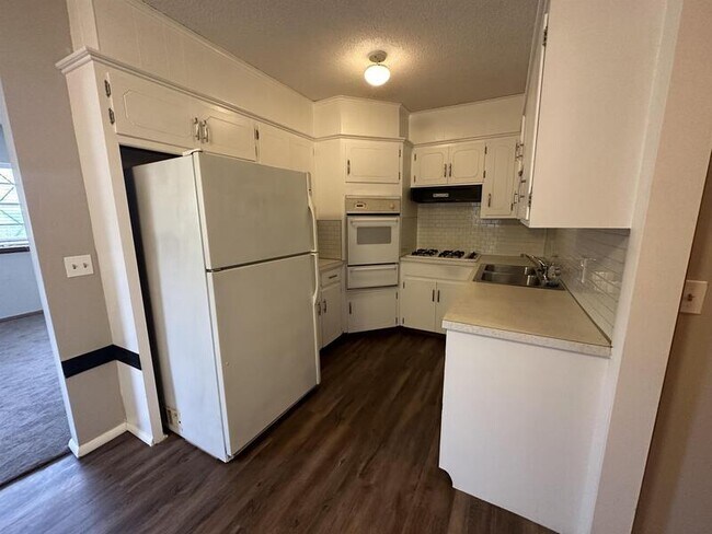 Building Photo - 304 N McKinley Ave