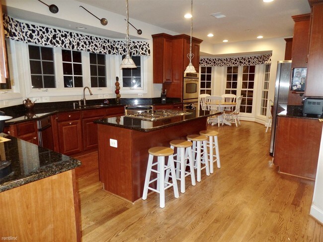 Building Photo - 7510 Woodpalace Ct