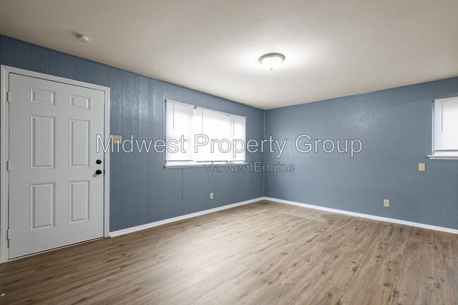 Building Photo - 1432 E Pitman Ave