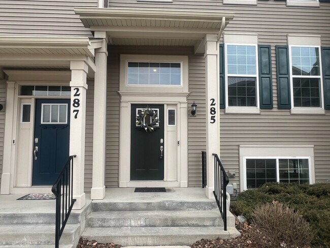 Foto del edificio - 285 Lakeshore Dr