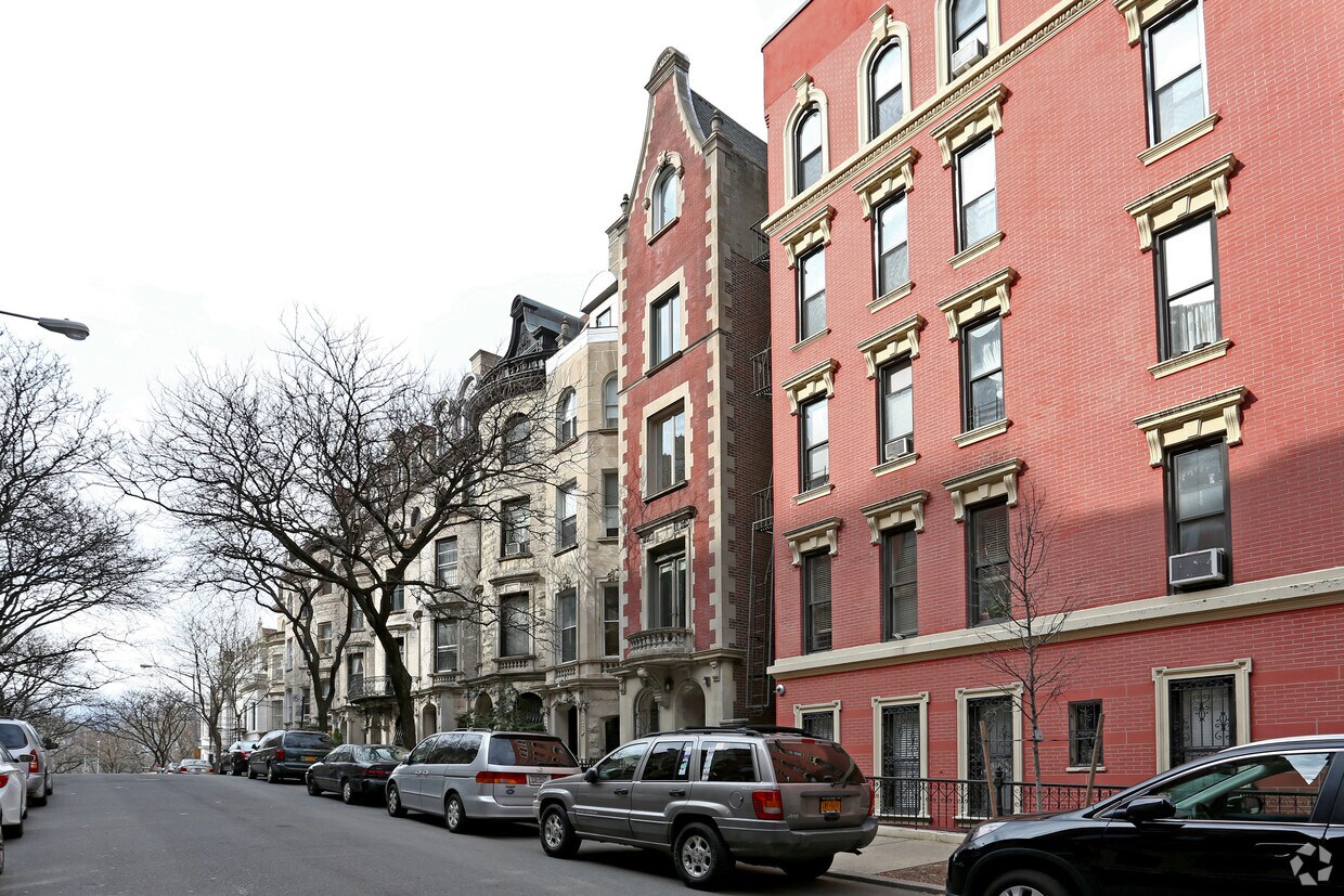 Primary Photo - 303 W 107th St