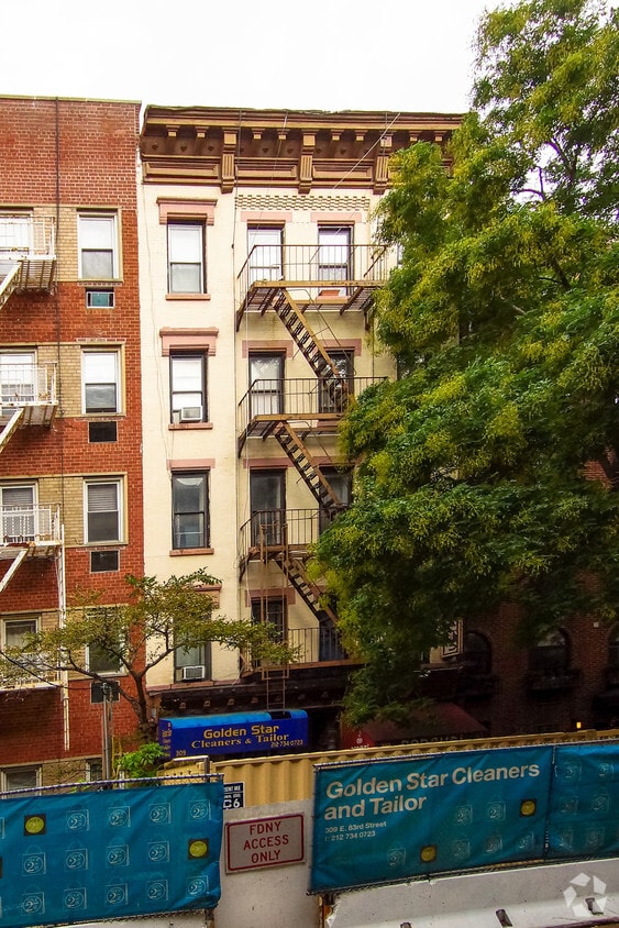 Building Photo - 309 E 83rd St