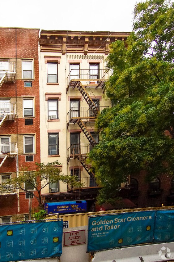 Foto del edificio - 309 E 83rd St