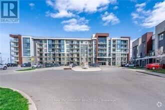 Building Photo - 101-101 Shoreview Pl