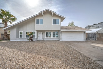 Building Photo - 2331 W Kathleen Rd