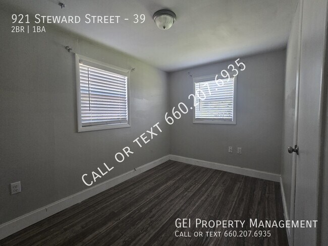 Foto del edificio - 921 Steward St