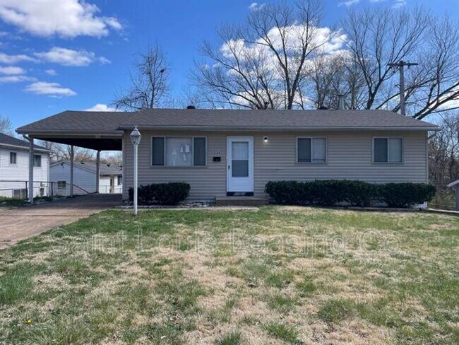 Building Photo - 5186 Ville Camelia Ln