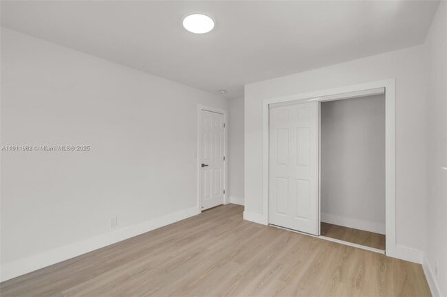 Foto del edificio - 3920 Hayes St