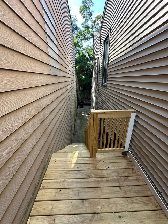 Photo - 1109 Belvedere St Apartment