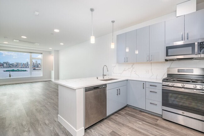 Foto del edificio - 1709 Harbor Ave SW