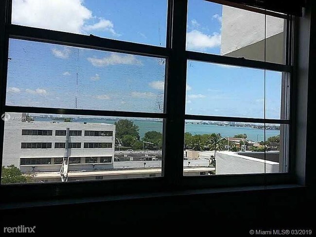 Foto del edificio - 1 br, 1 bath  - 1455 N Treasure Dr # 7