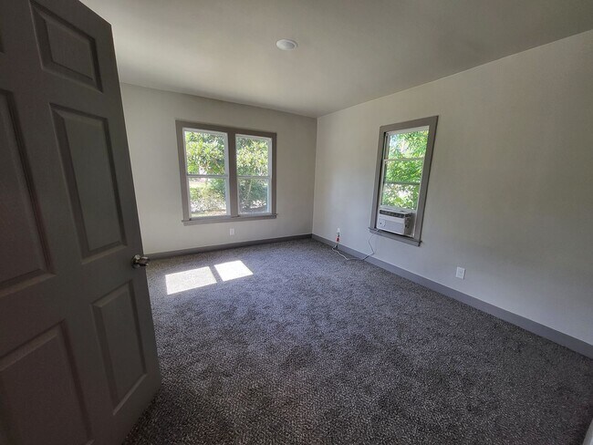 Foto del edificio - Completely Remodeled and Ready for Move-In
