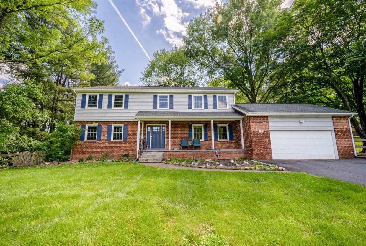 Primary Photo - Presenting a breathtaking 5-bedroom home w...