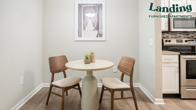 Foto del edificio - 7400 Steeplecrest Cir