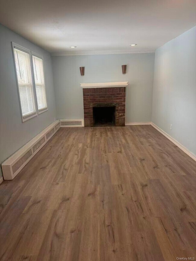 Building Photo - 363 Clarendon Rd