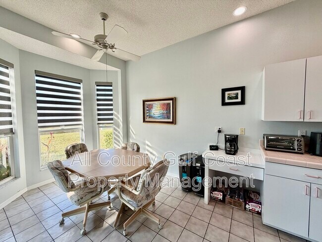 Foto del edificio - 572 Catalina Isles Cir