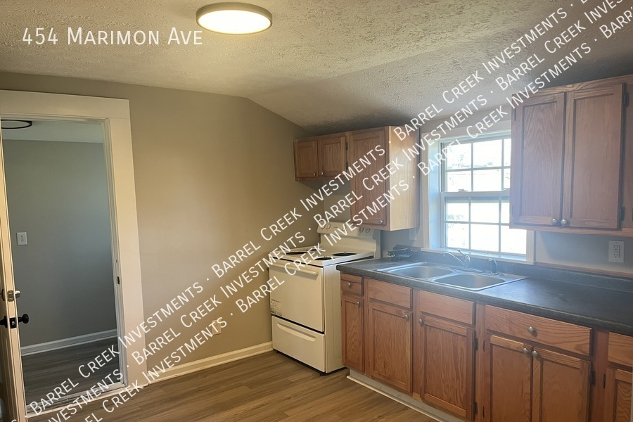 Primary Photo - 454 Marimon Ave