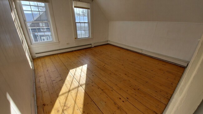 Sala de estar, vista 1 - 27 Mason St