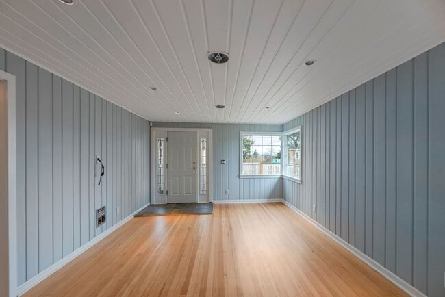 Foto del edificio - Short term Rental 6 month lease term only