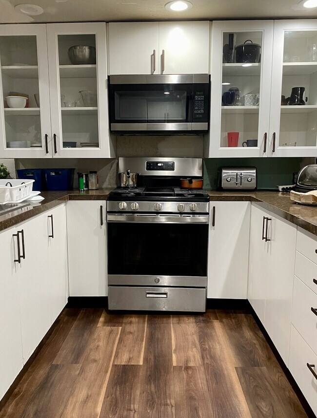 Foto del edificio - 21056 Chatsworth St