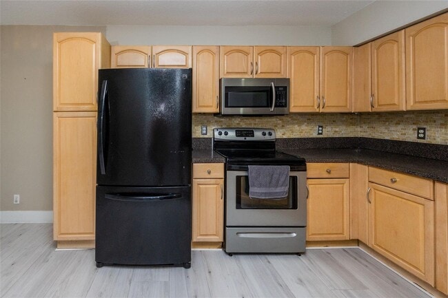 Building Photo - 50 Desford Ln