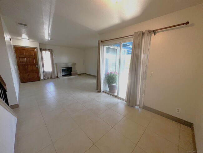 Building Photo - 2103 Manzana Way